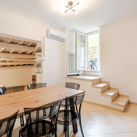아파트 Casa Storica 4bdr Con Terrazza A Campo De Fiori 로마