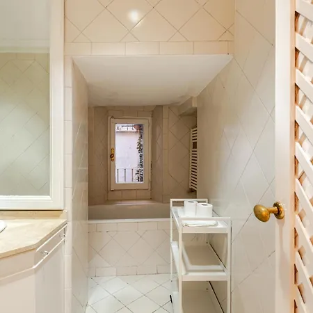 아파트 Casa Storica 4bdr Con Terrazza A Campo De Fiori *