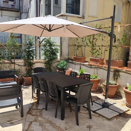 Casa Storica 4bdr Con Terrazza A Campo De Fiori *